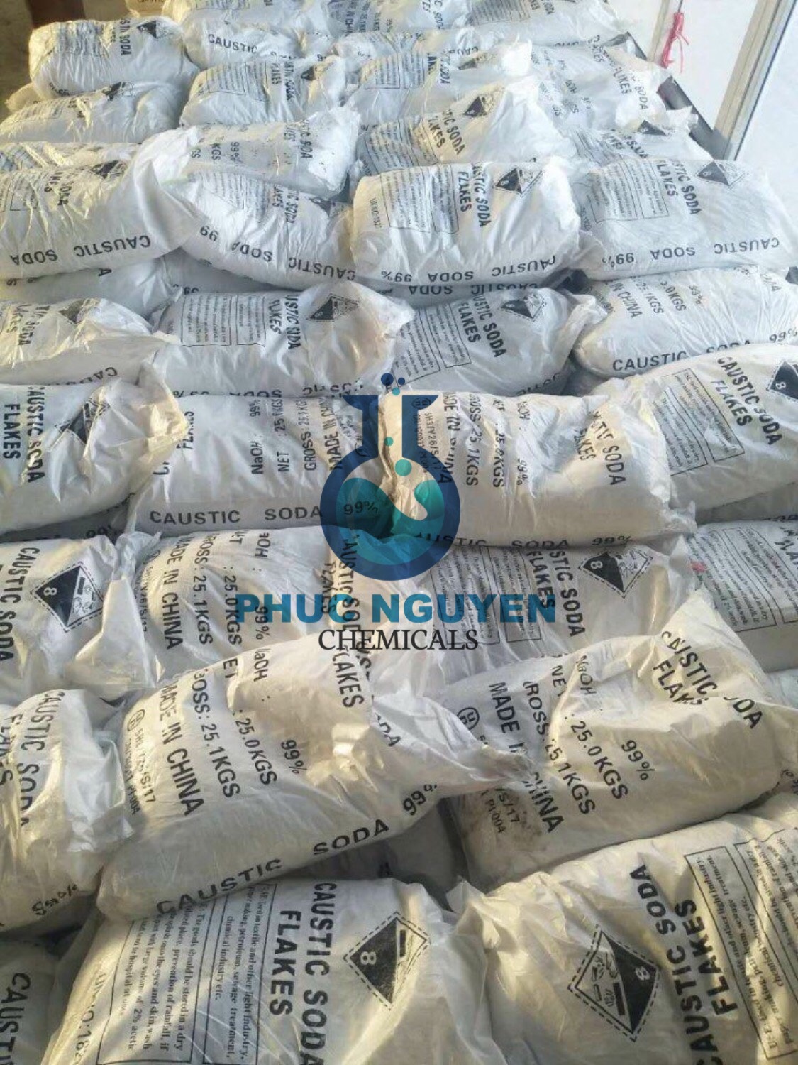xút vảy - NaOH 99% - Xút Trung Quốc